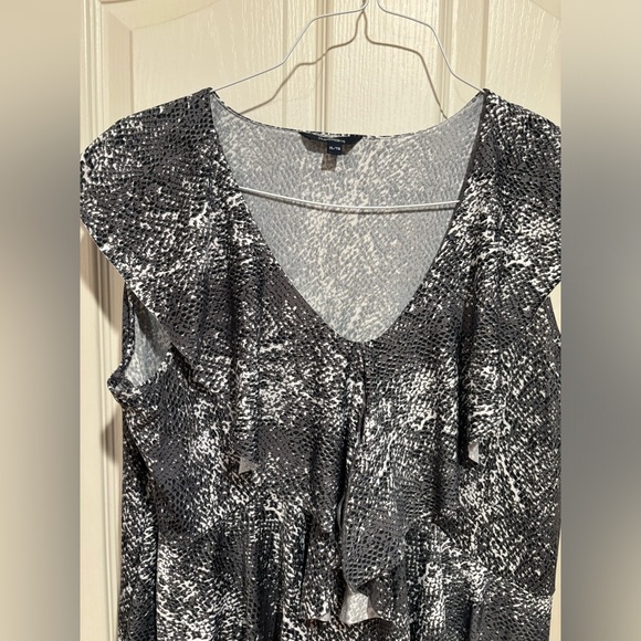 🌸BUY 3 for $15🌸 Reitmans dressy tank, size XL - Picture 1 of 4